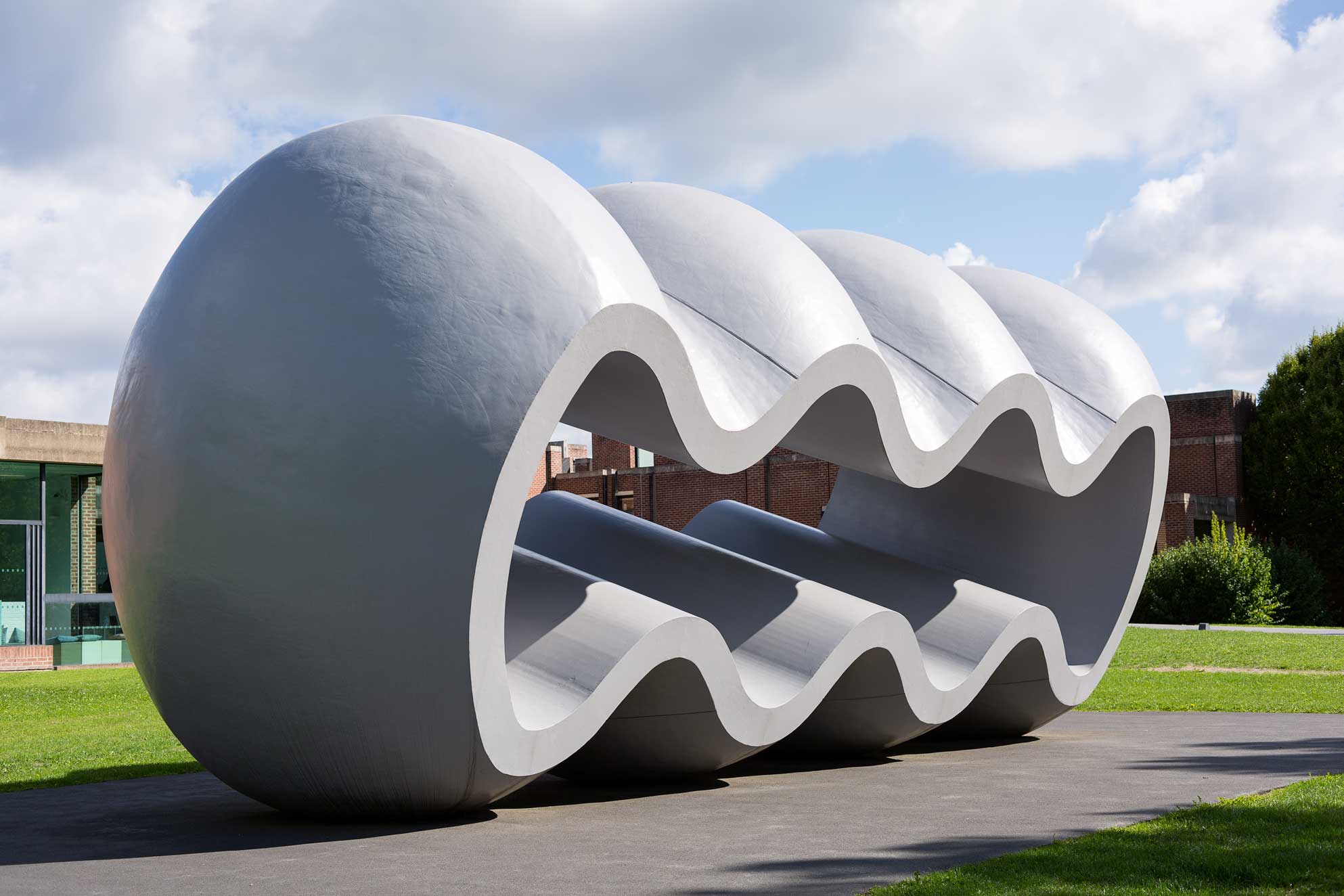 Between Fiction and Fact de Richard Deacon