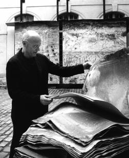 Anselm Kiefer Paris photo by Barbara Klemm