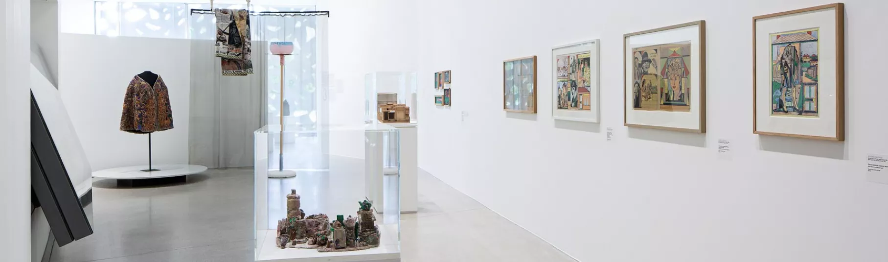 Photographie d'une salle d'exposition du musée.